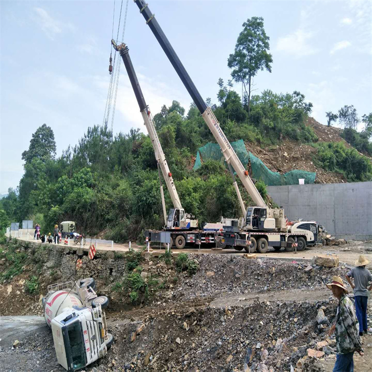 南开乡汽车掉沟里叫吊车救援要多少钱